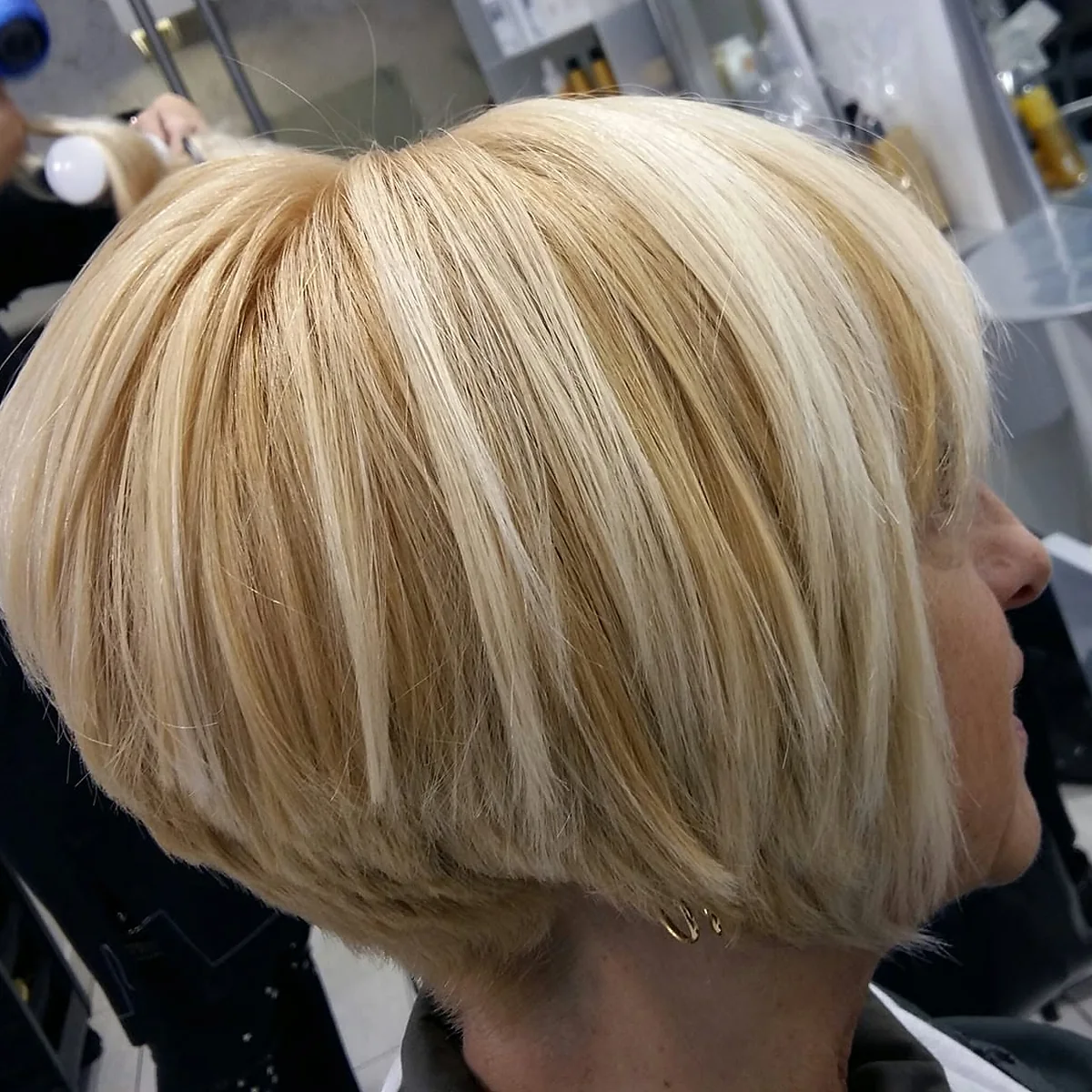Bob biondo realizzato nel salone Cristina Hair Style